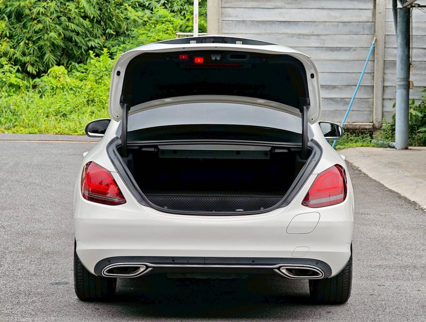 รถบ้านแท้ 100% สวยเดิมการันตี Mercedes Benz C300e Avantgardeปี 2019