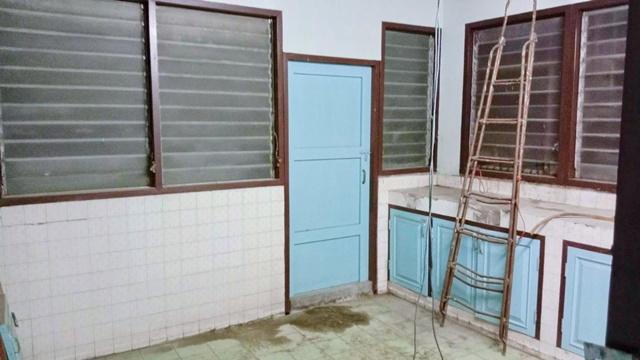 หลังมุม 33 ตร.วา. 545 ตร.ม MRT สนามไชย 800 ม. ให้เช่าอาคาร1 คูหา 4 ชั้น+1ชั้นลอย ริมถนนบริพัตร.2-3นอน 3 น้ำถ.เจริญกรุง 6