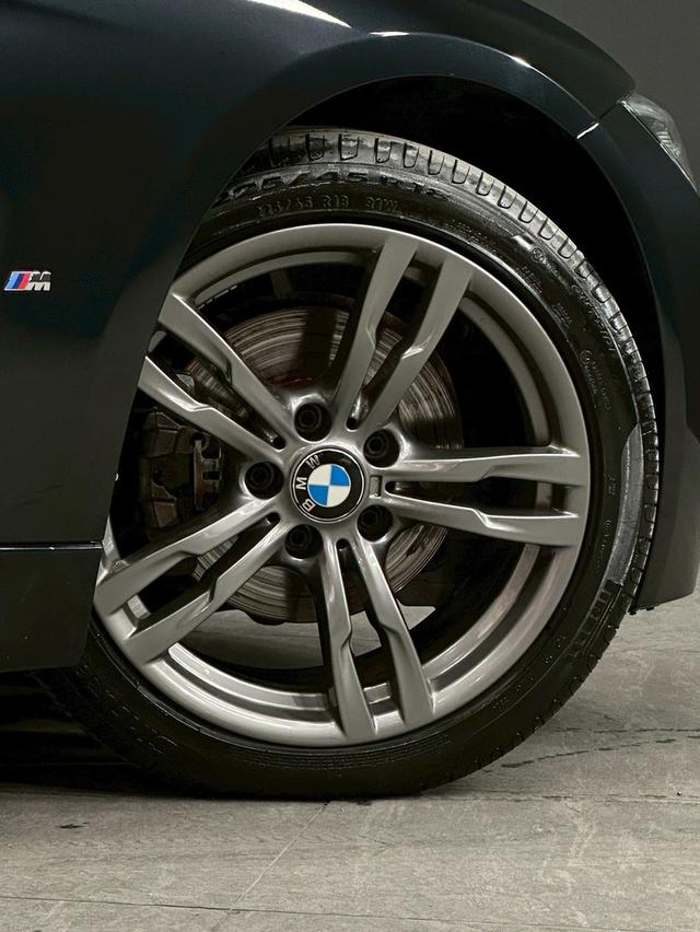 BMW 330e m sport ปี 2017 11