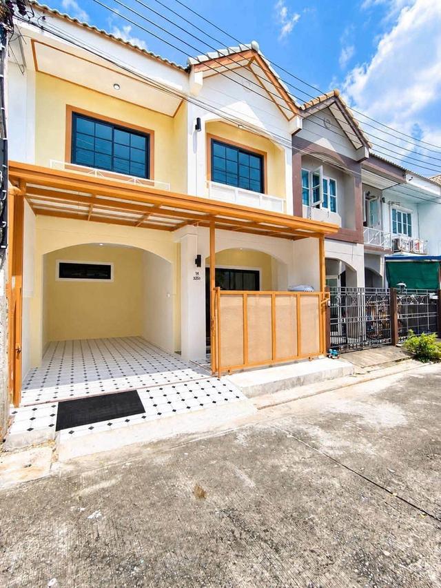 💬 มองหาบ้านโซนบางบัวทอง ติดถนนใหญ่กาญจนาภิเษก แถมได้ฟังก์ชันมากถึง 4 ห้องนอน ในราคาสบายกระเป๋าใช่ไหม? หลังนี้ตอบโจทย์สุดๆ! ✨ 4