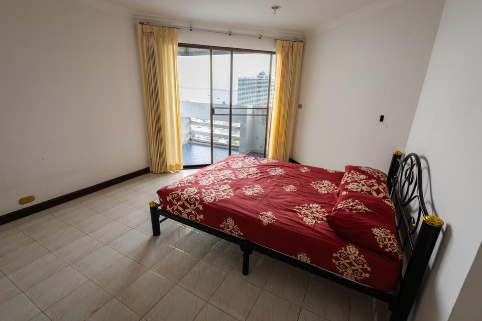 Spacious Sea View Condo in Paradise Condominium, Pattaya 9