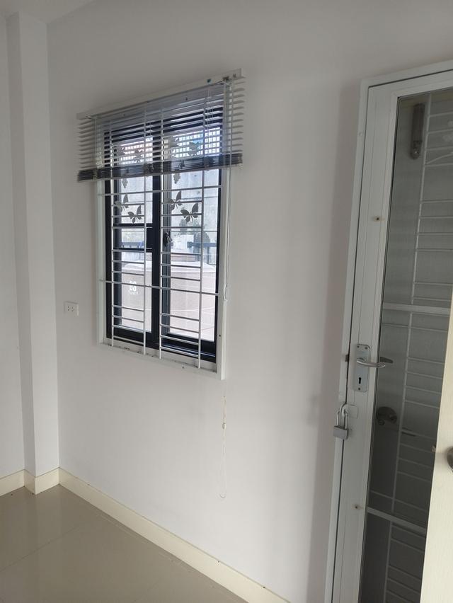 บ้านแฝดสไตล์บ้านเดี่ยว พร้อมติดตั้งระบบโซล่า ตัวบ้านไม่ติดกันสามารถเดินรอบบ้านได้ ก่อสร้างด้วยอิฐมอญแดง 11