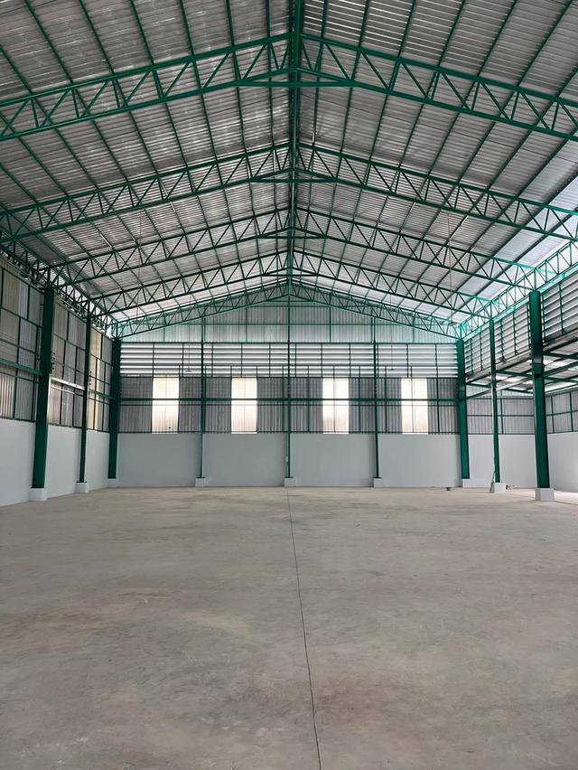 ให้เช่าโรงงานโกดังสร้างใหม่ พื้นที่ 1 ไร่ โรงงาน 1,000 ตร.ม. ติดถนนพระราม 2 กม. 42 สมุทรสาคร พื้นที่สีชมพู / ขอ รง 4 ได้ . ทำเ.ลถนนพระราม 2 ขาออก 1
