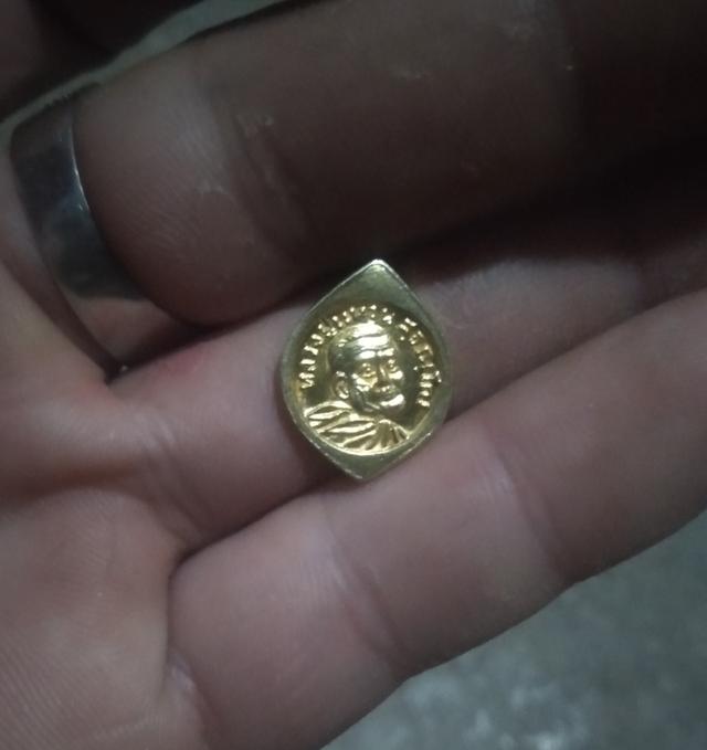 หลวงปู่แหวน หลวงปู่แหวนเม็ดแตง สภาพพระสวยดีปกติดีครับ 4