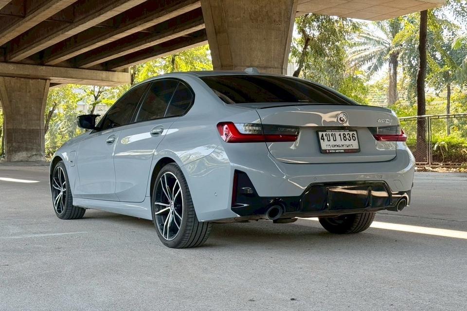 ðĨāļāļĢāļĩāļāļēāļ§āļāđ āļĢāļāļŠāļ§āļĒāļĄāļ·āļāđāļāļĩāļĒāļ§ āļāļĩāđāļŦāļĄāđ āļāļąāļāļāļĩāļĄāļēāļ BMW 330e M Sport AT āļāļĩ 2023 āļĢāļđāļāļāļĩāđ 8