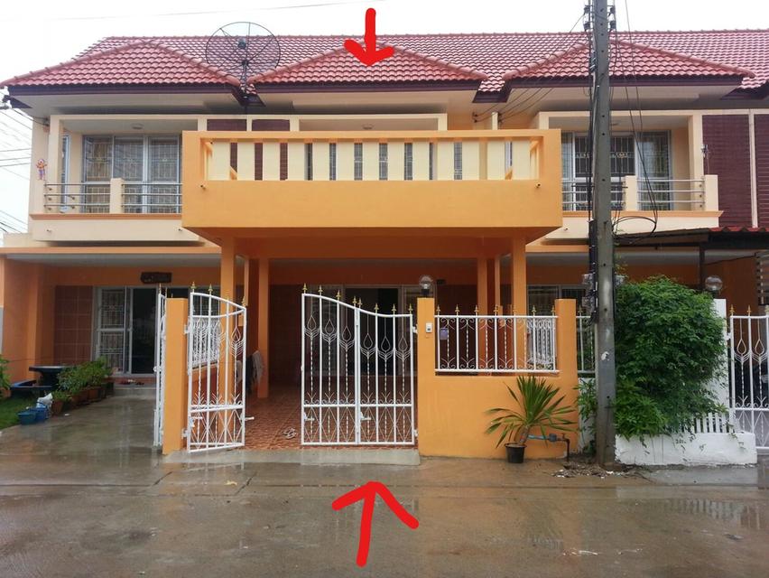 ขายบ้าน ทาวเฮ้า 2 ชั้น 2 นอนใหญ่ 2 น้ำ 1 ที่จอด 1 ห้องครั้ว 1