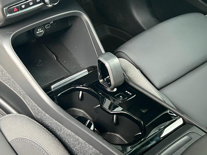 Volvo XC40 Pure Electric TwinMotor (MY2024) 2023 จด 2024 รูปที่ 16