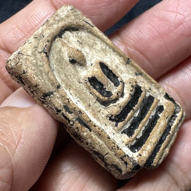 พระสมเด็จพิมพ์ใหญ่ มีคราบรัก 3