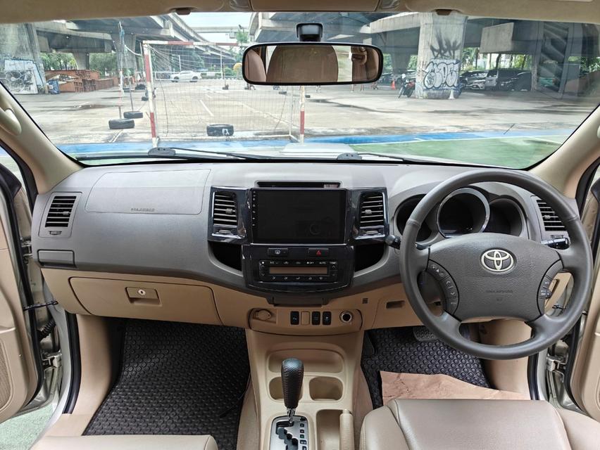 ขายToyota Fortuner 3.0V ปี10 4