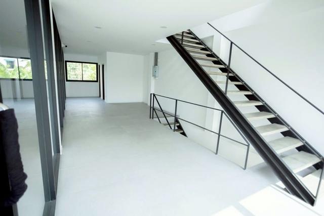 เซ็นทรัล บางนา 900ม. ไบเทค บางนา 2กม.บางนา-ตราด 7-17 MRTศรีอุดม 1.8กม. ให้เช่าสำนักงาน ออฟฟิศ 3.5 ชั้น 320 ตร.ม. 25 ตร.ว 2