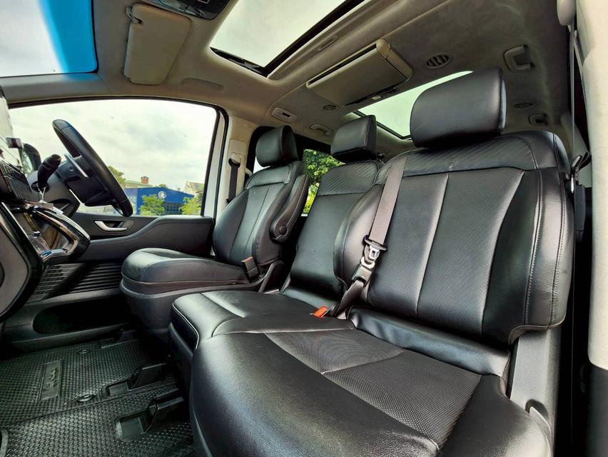 รหัสรถ PEAT911 🚐🚙HYUNDAI STARIA PREMIUM (SUNROOF) สีขาว ภายในดำ ปี 23  13