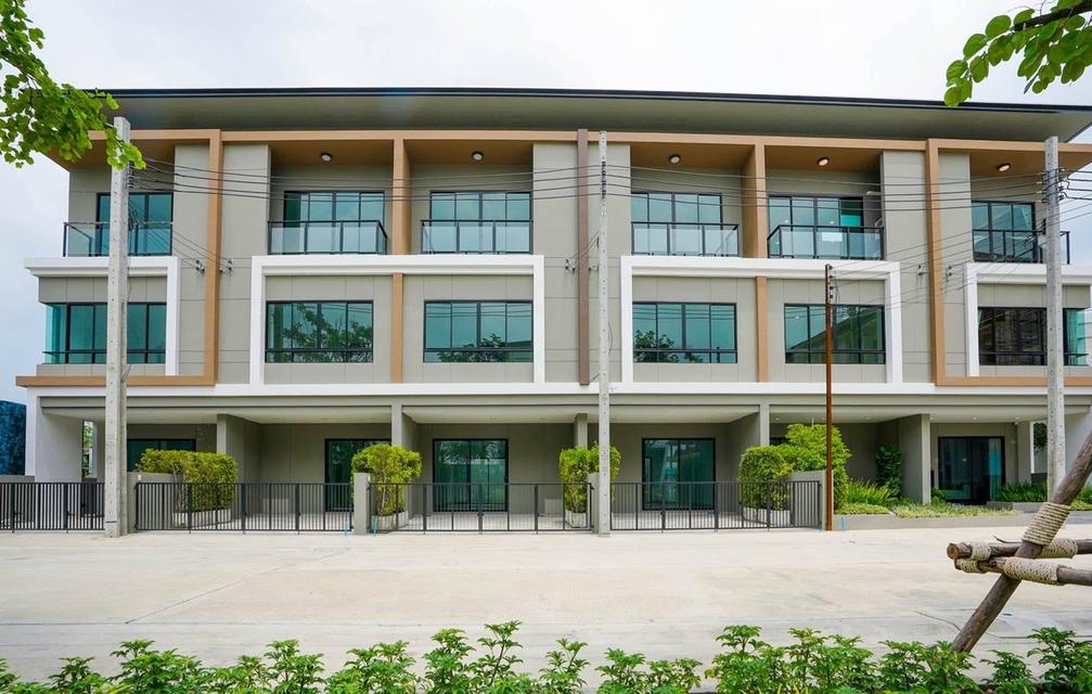 ปล่อยเช่าบ้านเปล่า 3 ชั้น โครงการ Premium Place  พหลโยธิน-รามอินทรา 5