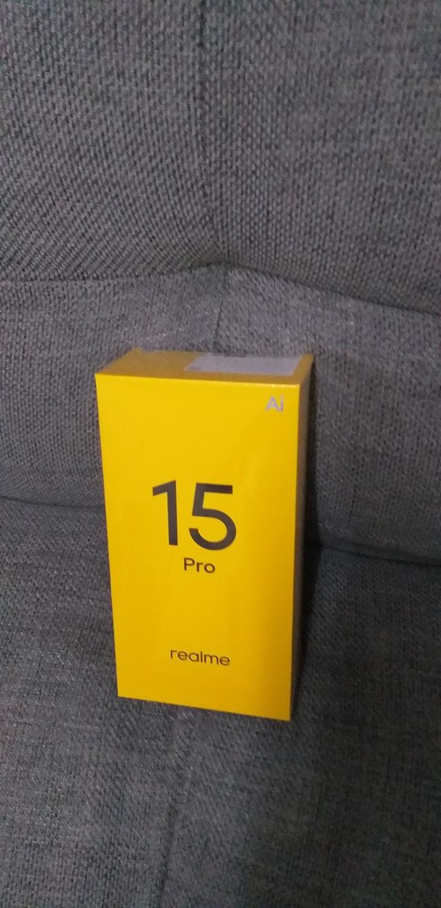 มือถือ มือหนึ่งยังไม่แกะซีล Realme  15 Pro 12 GB 256 GB