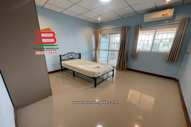 ทาวน์โฮม 2 ชั้น เนื้อที่ 20 ตร.ว. หมู่บ้านตะวันทอง 3 ซอย 2 (ซอยเพชรเกษม 69) ถนนเพชรเกษม แขวงหนองแขม เขตหนองแขม 13