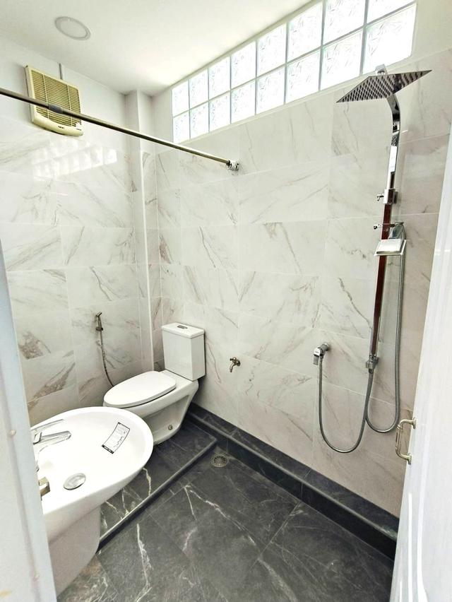 ขายอาคารพาณิชย์ 4 ชั้น 15.4 ตร.ว. ซ.เจริญราษฎร์ 5 แยก 4 สภาพพร้อมอยู่ ตกแต่งอย่างดี 13