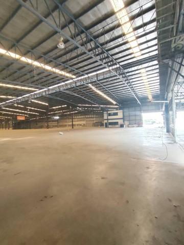 ให้เช่าโกดัง2,960 ตร.ม.ย่านถนนพระราม2ซอยบางกระดี่แสมดำบางขุนเทียน รถเทรลเลอร์ 40 ฟุต เข้าได้  มีลานจอดรถขนาดใหญ่ มีใบรง.4   7