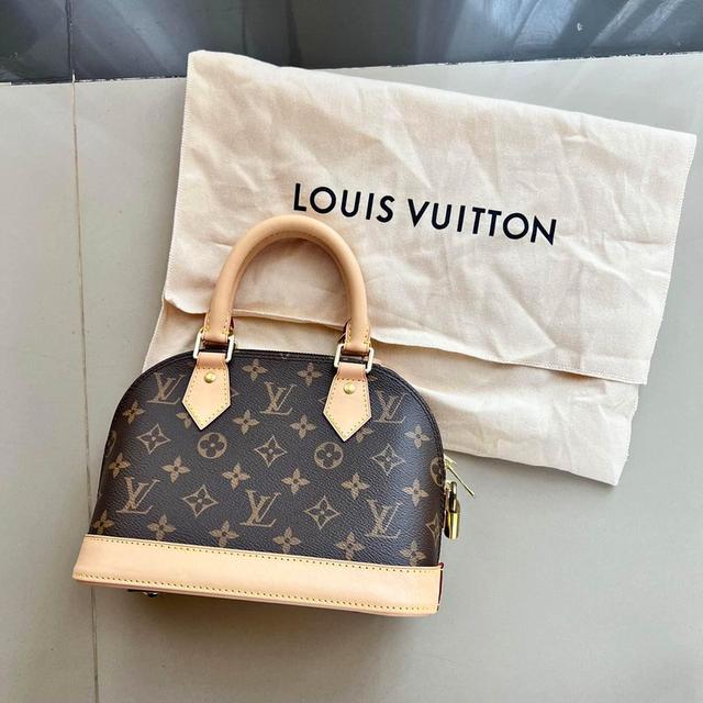 Louis Vuitton รุ่น Alma BB เหมือนใหม่