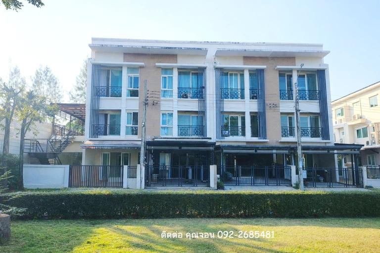 ขายทาวน์โฮม 3 ชั้น หลังมุม บ้านกลางเมือง พระราม 9 มอเตอร์เวย์ 2