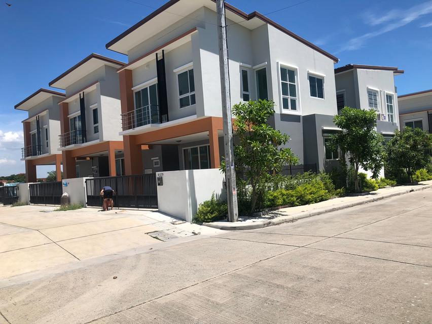 ทาวน์เฮาส์แฝดสไตล์บ้านเดี่ยว 1