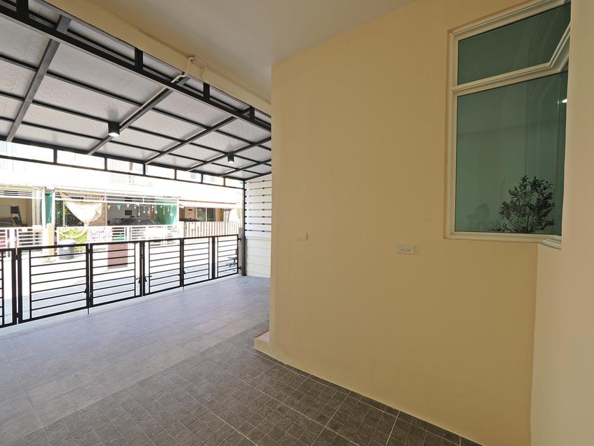 ขายทาวน์เฮ้าส์ 2 ชั้น ม.โกลเด้นทาวน์ โครงการ2 พระราม2-พันท้ายนรสิงห์ ขนาด 19.2 ตร.ว. 4 ห้องนอน 2 ห้องน้ำ ขาย 1.99ล้าน 3