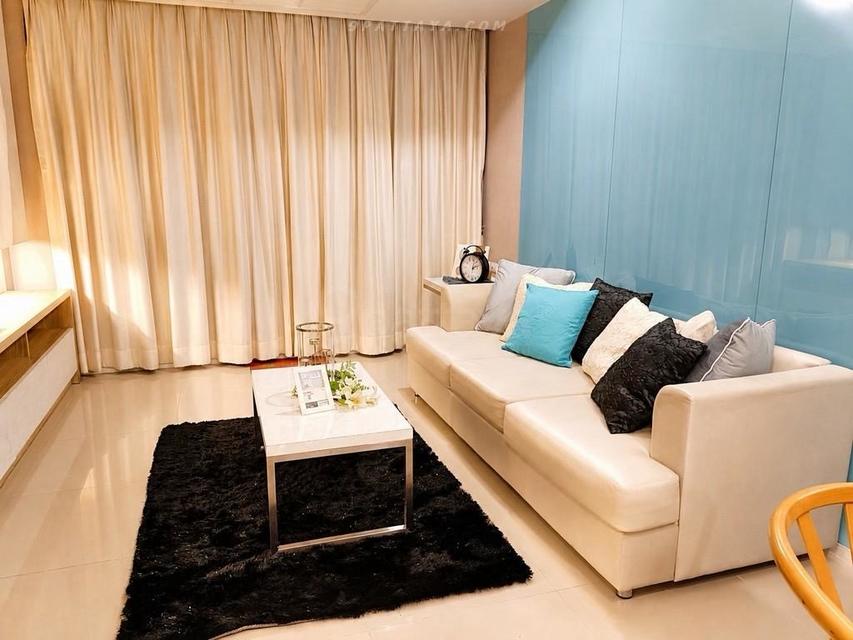 For Sale — Corner Sea View Condo at Lumpini Park Beach JomtienCorner condo for sale at Lumpini Park Beach Jomtien with 180-degree sea view. 2