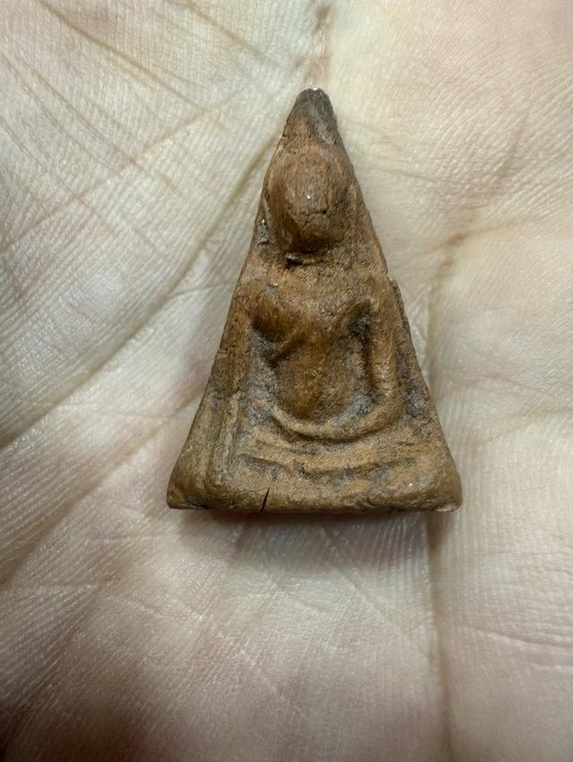 นางพญาพิษณุโลกพิมพ์เข่าโค้ง