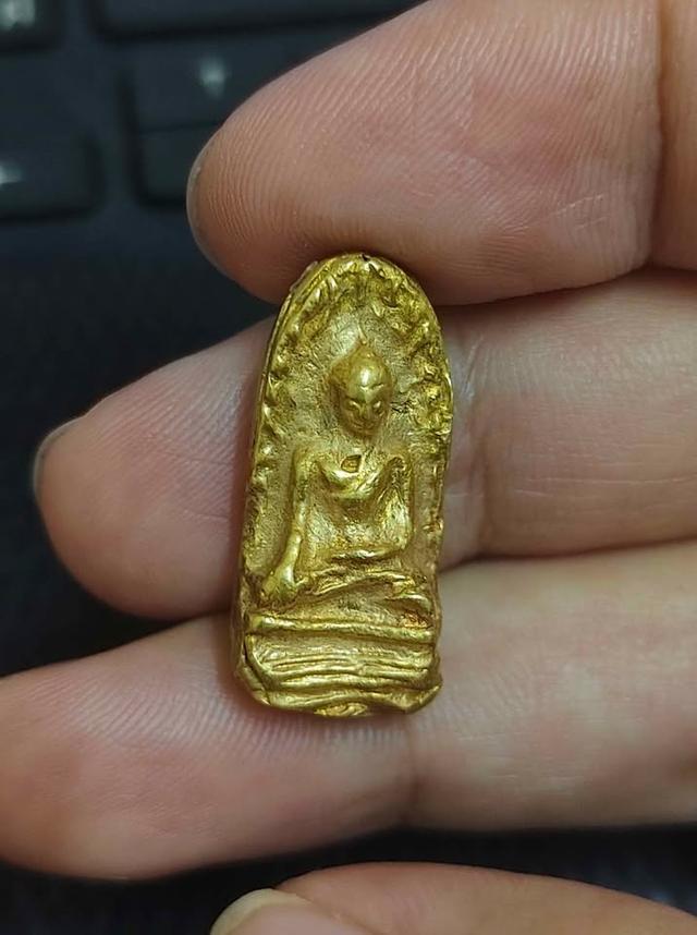 พระรอด พระกรุลำพูน พระกรุสีทองอร่าม เก่า สวยมาก หายาก มีน้ำหนัก รูปที่ 9