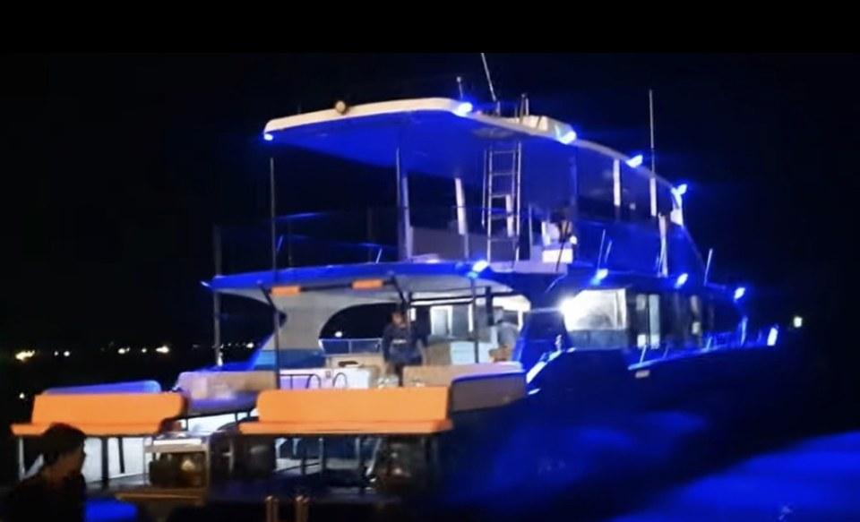 POWER CHARTER PARTY CATAMARAN 63 FEET 40 PASSENGERS 3