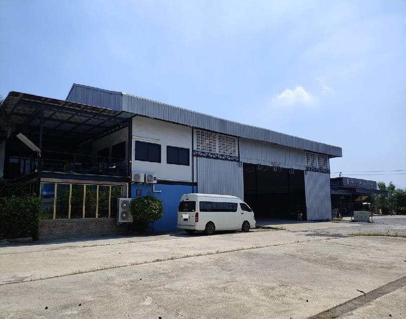 ให้เช่าโกดังพร้อมสำนักงาน 2 ชั้น / พื้นที่ 575 ตารางเมตร / ทำเล ถนนพัฒนาชนบท 4 เขตลาดกระบัง 1