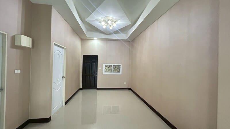 ขายทาวเฮาส์ชั้นเดียวหลังริม ทำเลดี หน้าบ้านกว้าง การเดินทางสะดวกไปพัทยา 8