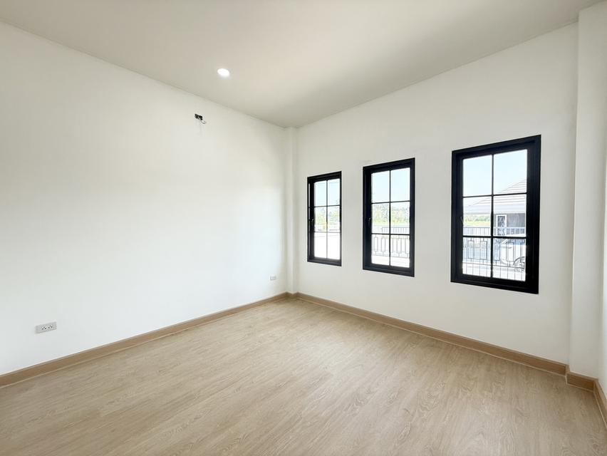 ขายบ้านเดี่ยวมือ 1 พร้อมอยู่ พานทอง 11