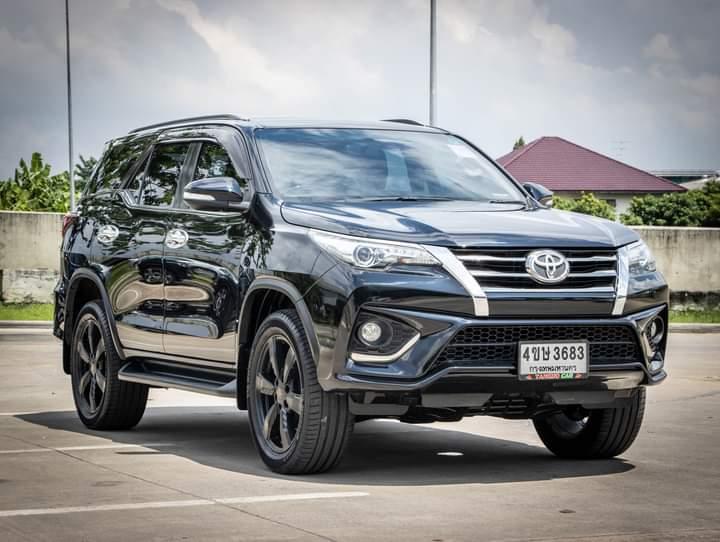 TOYOTA FORTUNER 2.8 TRD Sportivo 4WD เกียร์ออโต้ ปี 2018 3