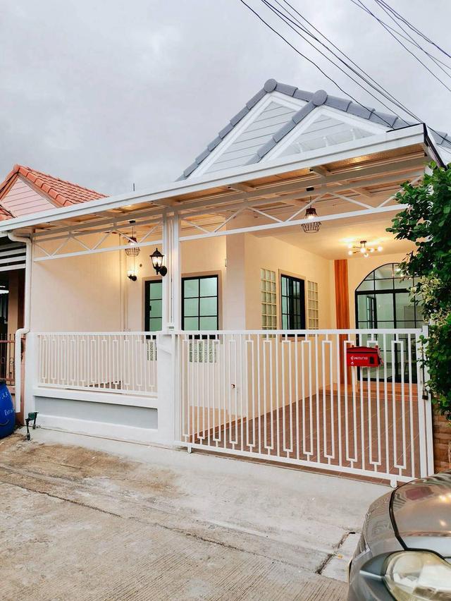 หมู่บ้านวรารักษ์ รังสิตคลองสาม ทาวน์เฮาส์ชั้นเดียว  ตกแต่งใหม่ เหมือนบ้านพักตากอากาศ เหมาะกับการพักผ่อน 3