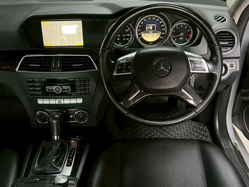 Mercedes-Benz C200 CGI 1.8 W204 Elegance Sedan 9