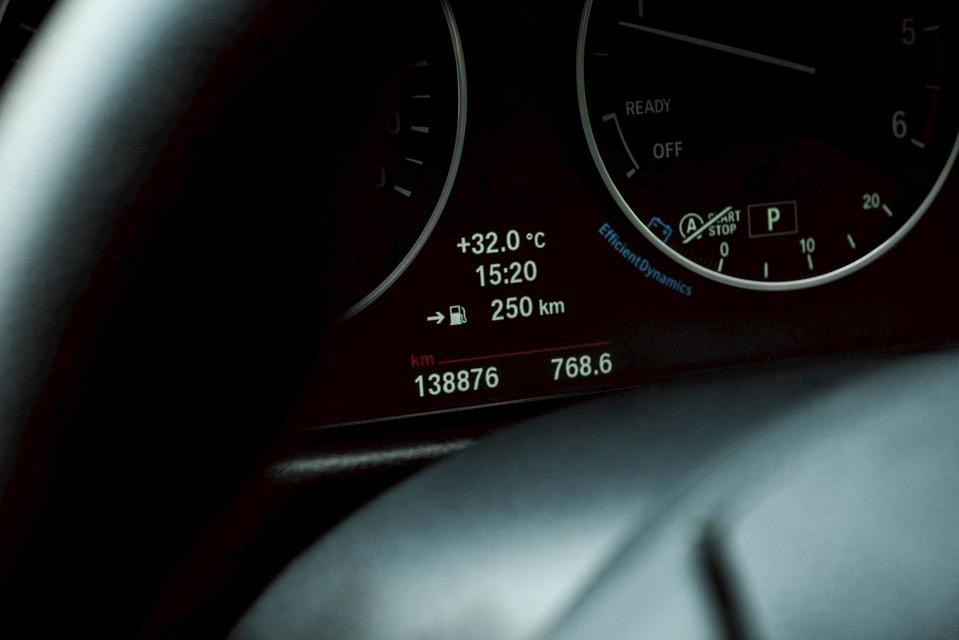 BMW 320D 2.0 Luxury F30 AT 2014 รูปที่ 14