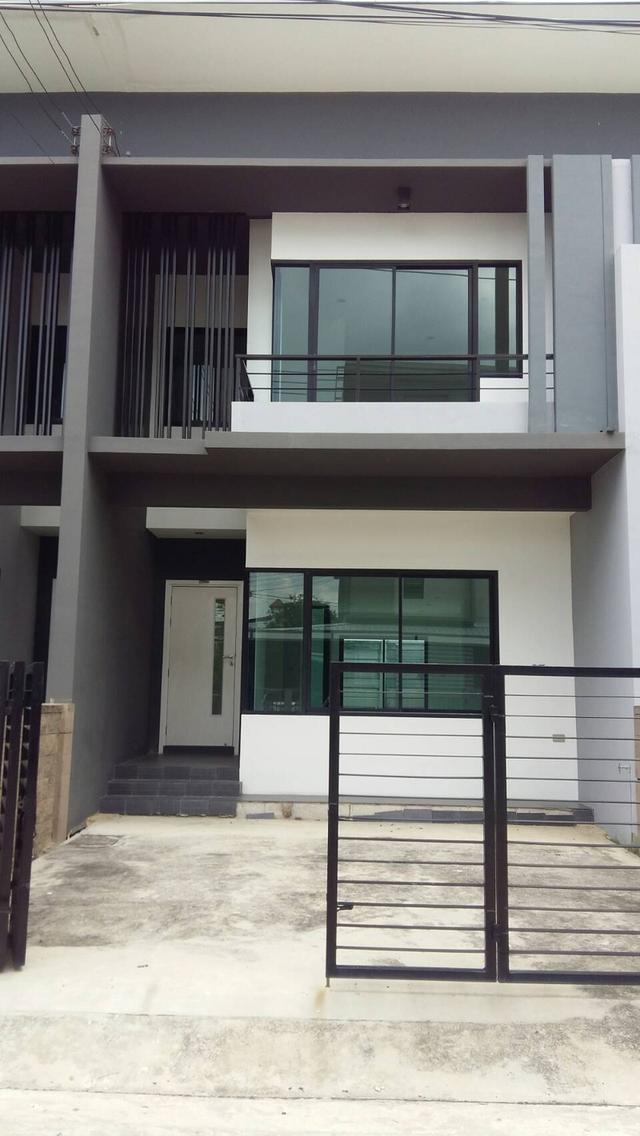 ทาวน์โฮม 2 ชั้น มือสอง สภาพนางฟ้า เจ้าของไม่เคยเข้าอยู่ 1