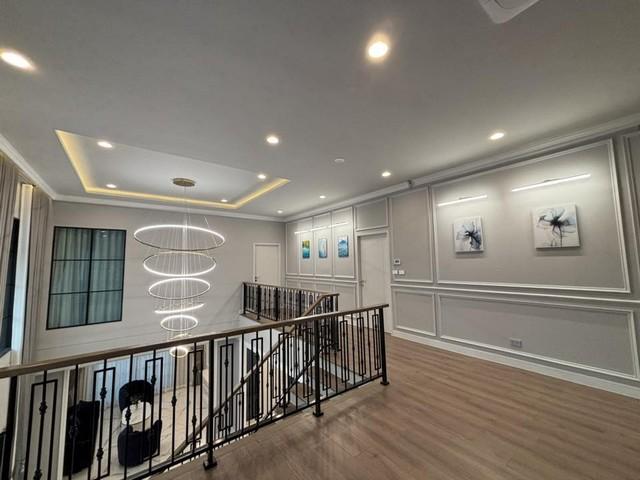 P575 ให้เช่าบ้านเดี่ยว 2 ชั้น โครงการหรู เศรษฐสิริ บางนา-สุวรรณภูมิ บ้านสไตล์ Modern Classic ถ.กิ่งแก้ว ต.ราชาเทวะ อ.บางพลี จ.สมุทรปราการ 2