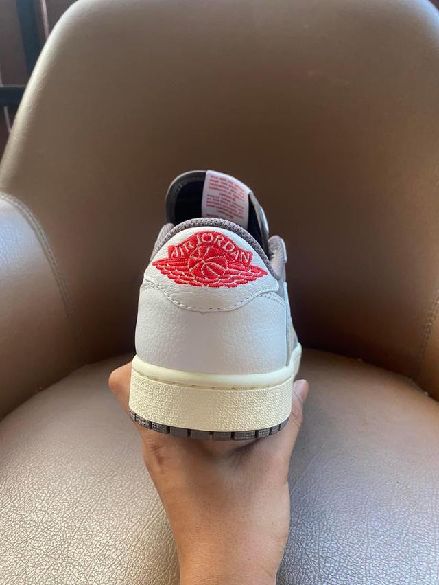 AJ1 low x Travis (เทียบแท้) มือ 2 4