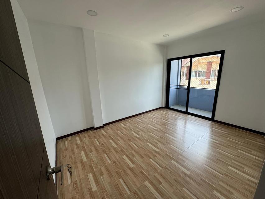 ทาวน์เฮ้าส์หลังริม บางกรวย-ไทรน้อย หมู่บ้าน ศรีประจักษ์ 5 8