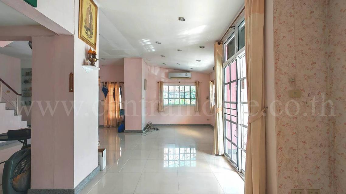 ทาวน์เฮ้าส์ 2 ชั้นครึ่ง สรานนท์ ติวานนท์ - ปากเกร็ด หลังมุม 10