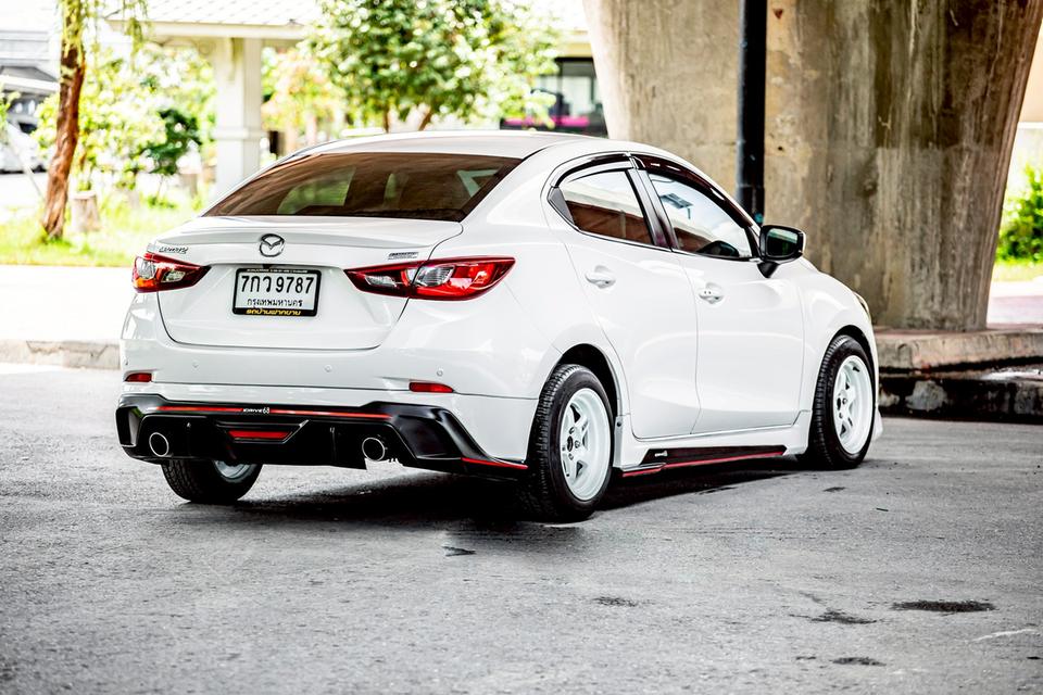 Mazda2 1.3 High Connect Skyactiv Sedan ปี 2018 สีขาวมุก 6