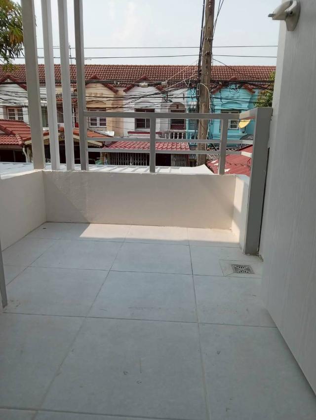 [ขายด่วน] ทาวน์เฮ้าส์ 2 ชั้น หมู่บ้านรินทร์ทอง ลำลูกกา คลอง 2 - รีโนเวทใหม่  เนื้อที่ 17 ตรว. 2 ห้องนอน 2 ห้องน้ำ 1 ที่จอดรถ 9