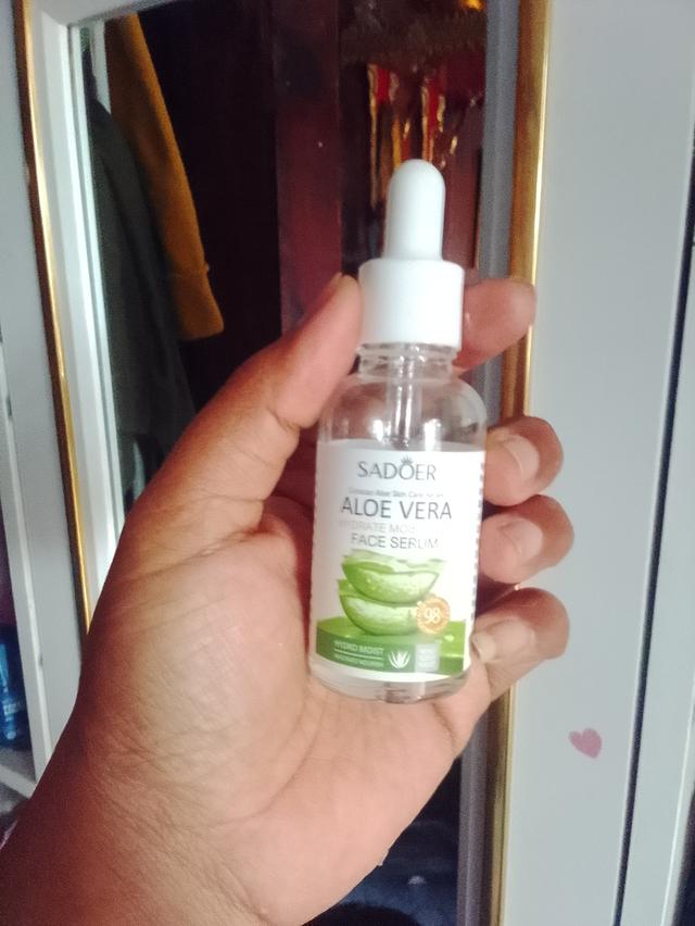 เครื่องสำอางครีมบำรุงผิวหน้า