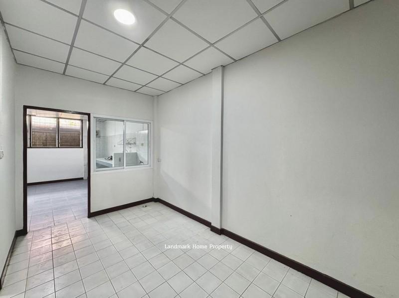 LM25-0179 ขายทาวน์เฮ้าส์ 2 ชั้น นันทนาการเด้น2 ไทรม้า ท่าอิฐ เนื้อที่ 20 ตรว 2 นอน 2 น้ำ ใกล้เซ็นทรัลเวสท์เกต 3