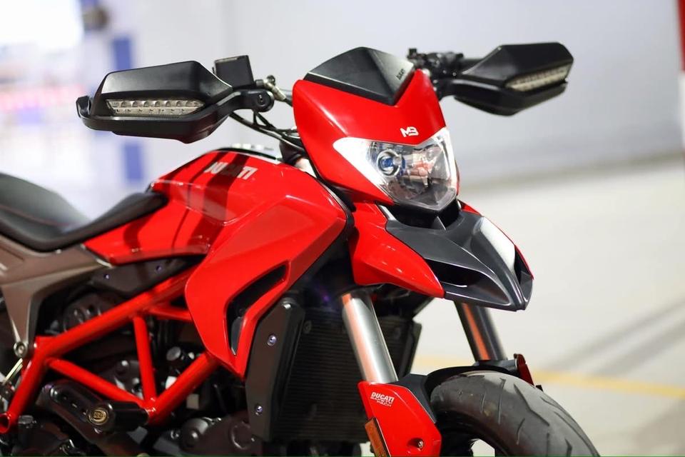 Ducati Hypermotard 939 สีแดง ปี 2019 3