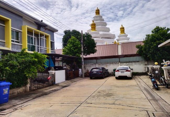 ขายทาวน์เฮ้าส์ หมู่บ้านนิรันดร์วิลล์ 10 บางนา-ตราด เนื้อที่ 32.7 ตร.ว. 2 ชั้น 3 นอน 2 น้ำ 2