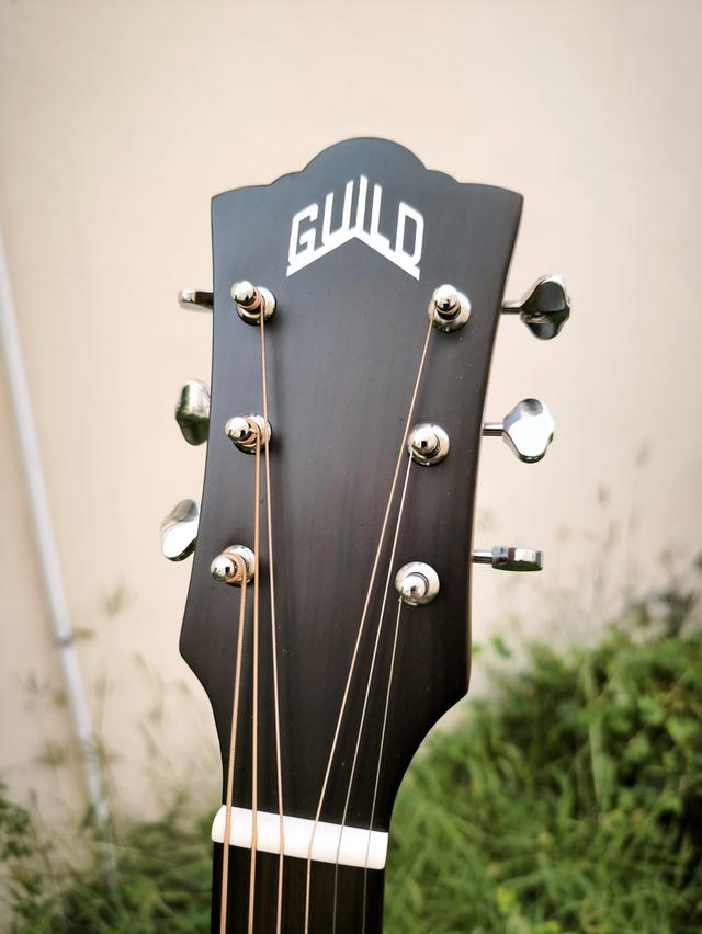 Guild OM-240E กีตาร์โปร่งไฟฟ้า รูปที่ 10