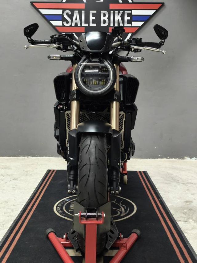 HONDA CB650R ปี 2024 E-Clutch รถมือเดียว สภาพเหมือนรถใหม่ รูปที่ 6