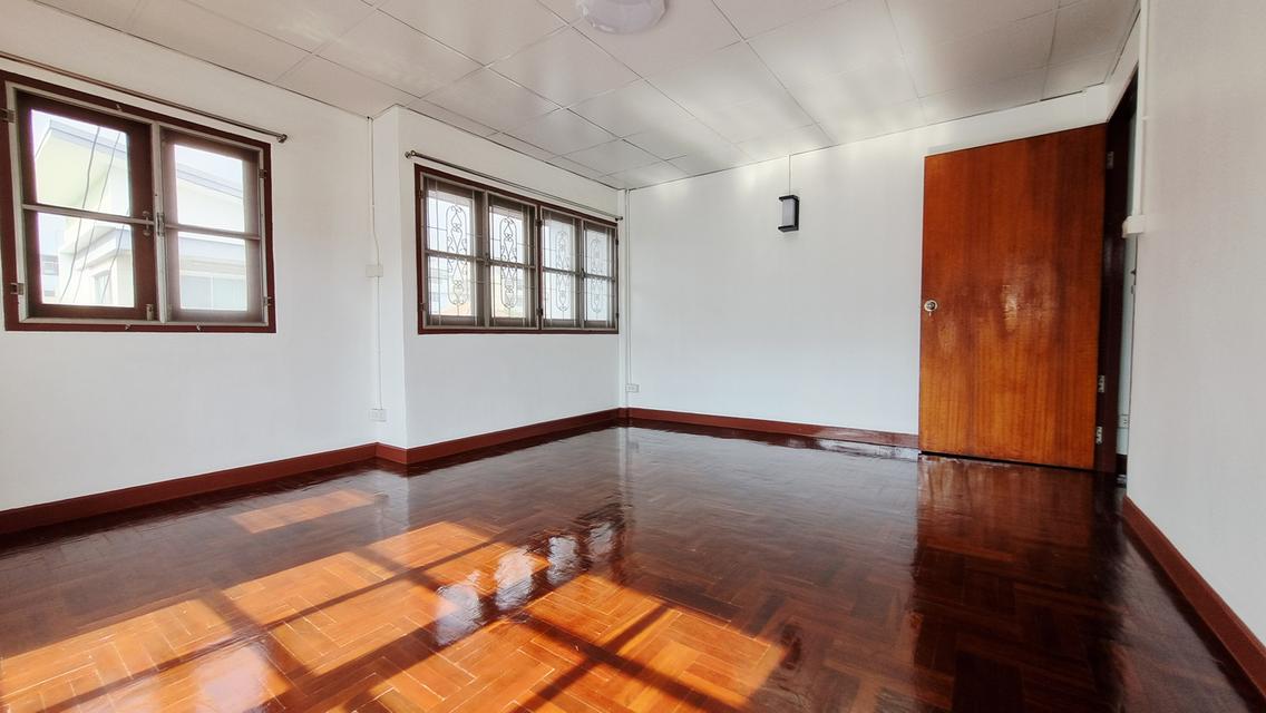 บ้านทาวน์เฮ้าส์ 3 ชั้น 17