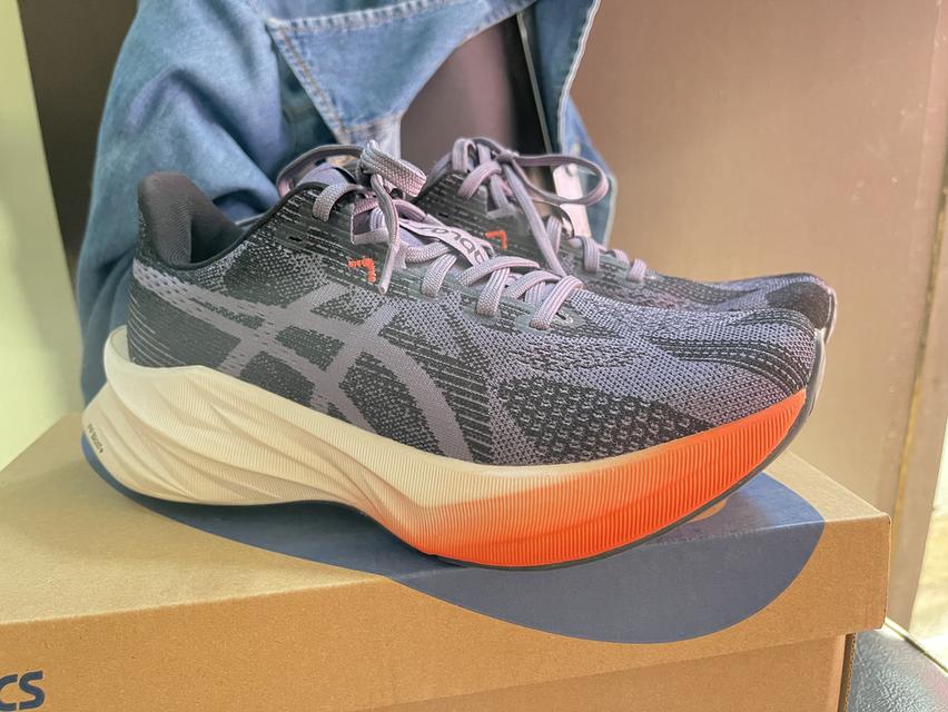 รองเท้าวิ่งยี่ห้อ ASICS รูปที่ 2